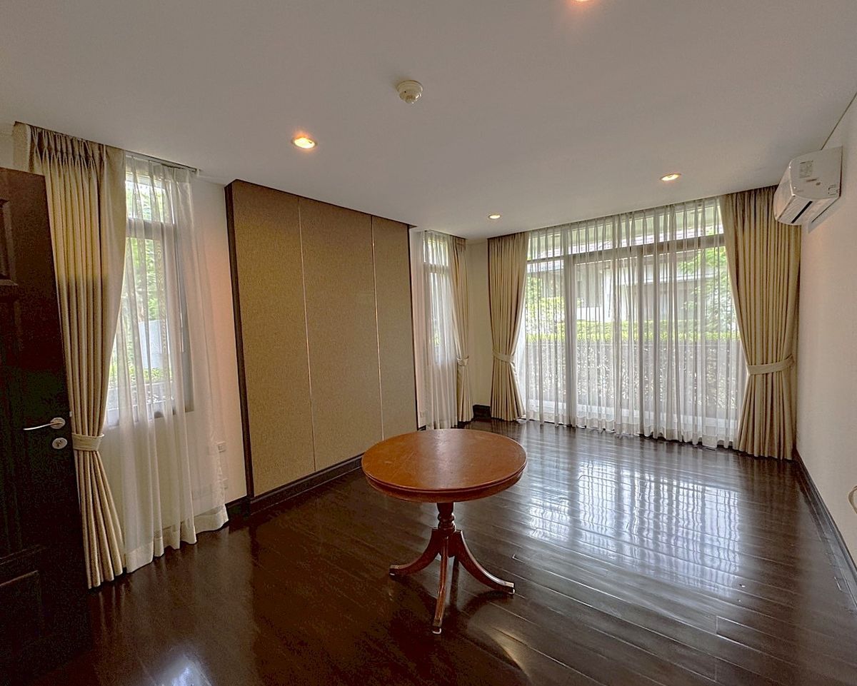 For RentHouseSukhumvit, Asoke, Thonglor : Luxury House with Private Swimming Pool in the Heart of Asoke ** NO CO-AGENT ** 