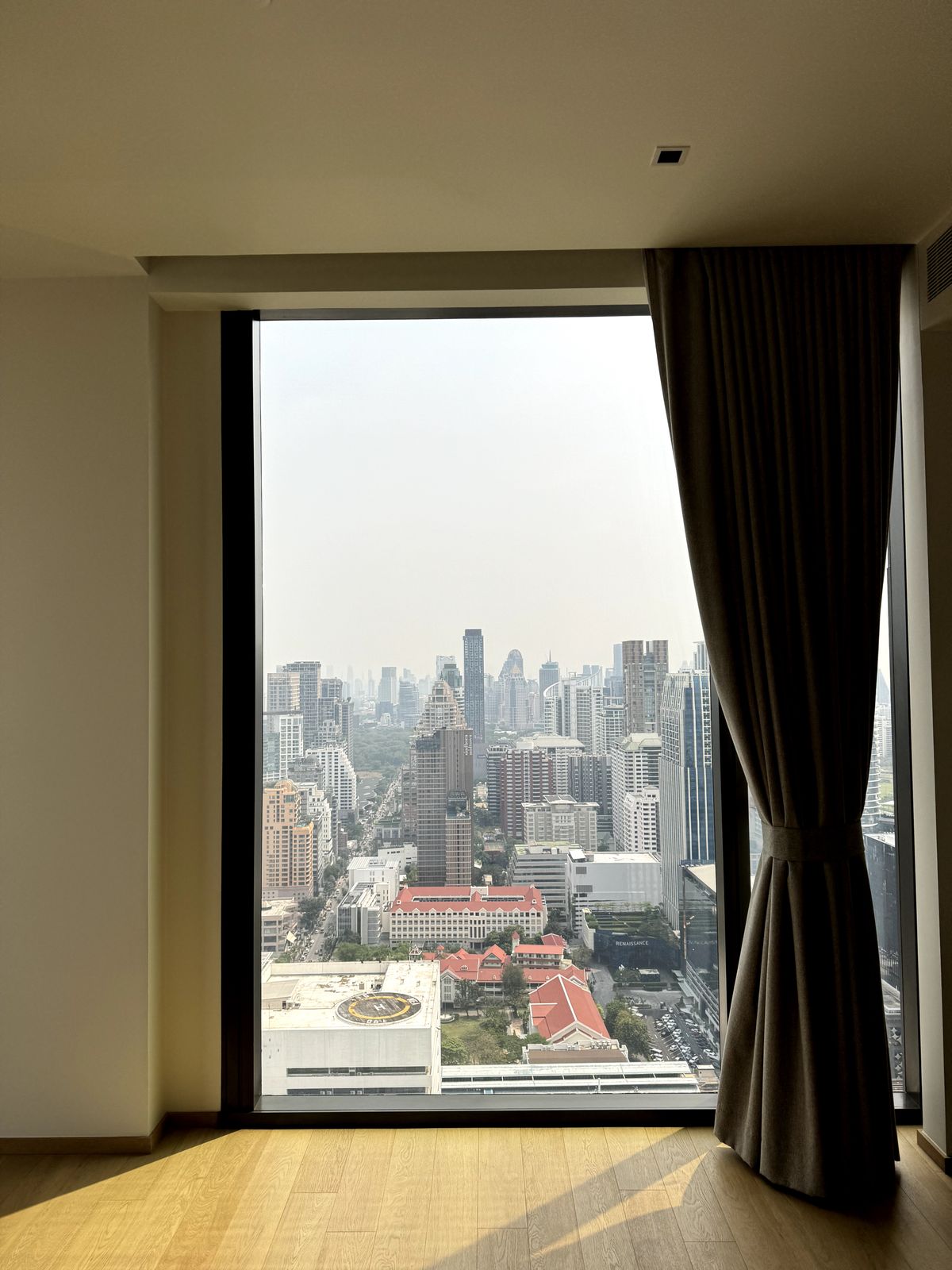 ขายคอนโดวิทยุ ชิดลม หลังสวน : ขาย 28 Chidlom 2 Bed 72.81 ตรม. ห้องมุมฝั่งถนนชิดลมวิวเมืองฝั่งลุมพินี ชั้น 40 ในตำแหน่งที่ดีที่สุด เจ้าของขายเอง ชื่อตรงโฉนด