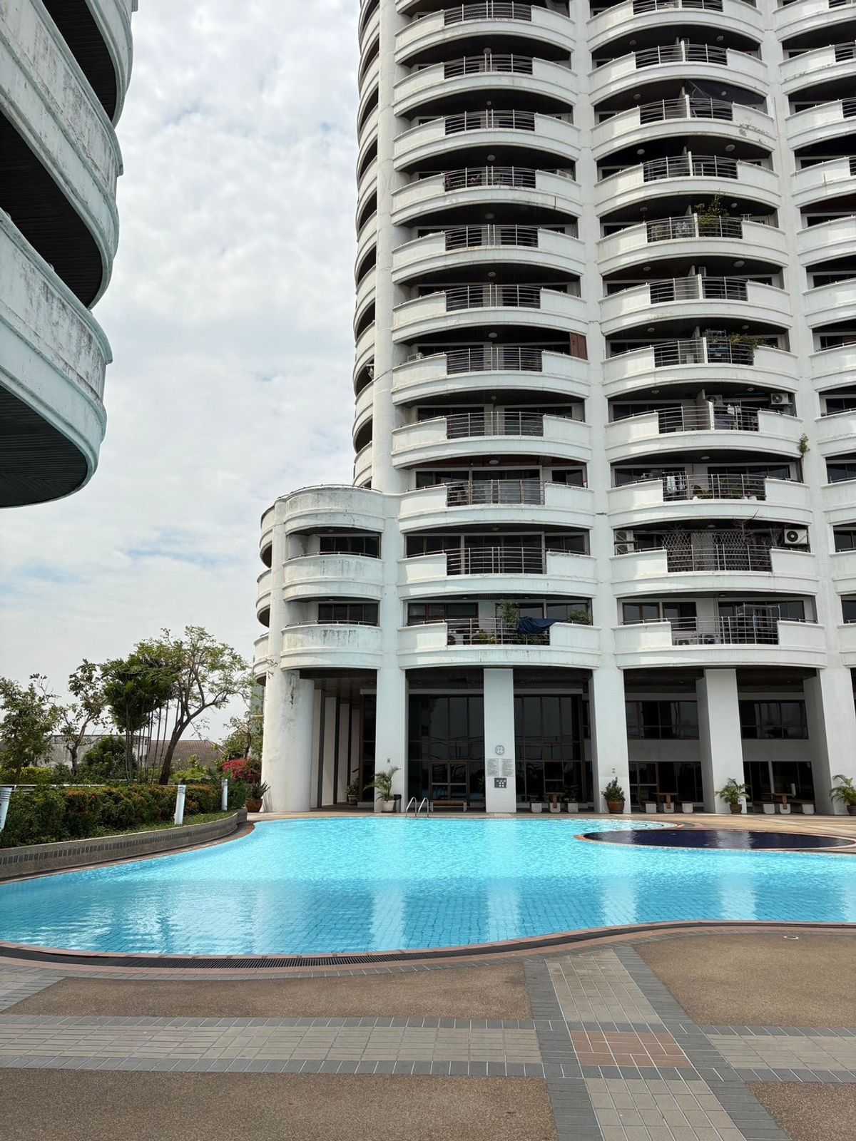 ขายคอนโดพัฒนาการ ศรีนครินทร์ : FQ ขายคอนโด Floraville  ราคา 4,990,000 บาท [KOs250901]