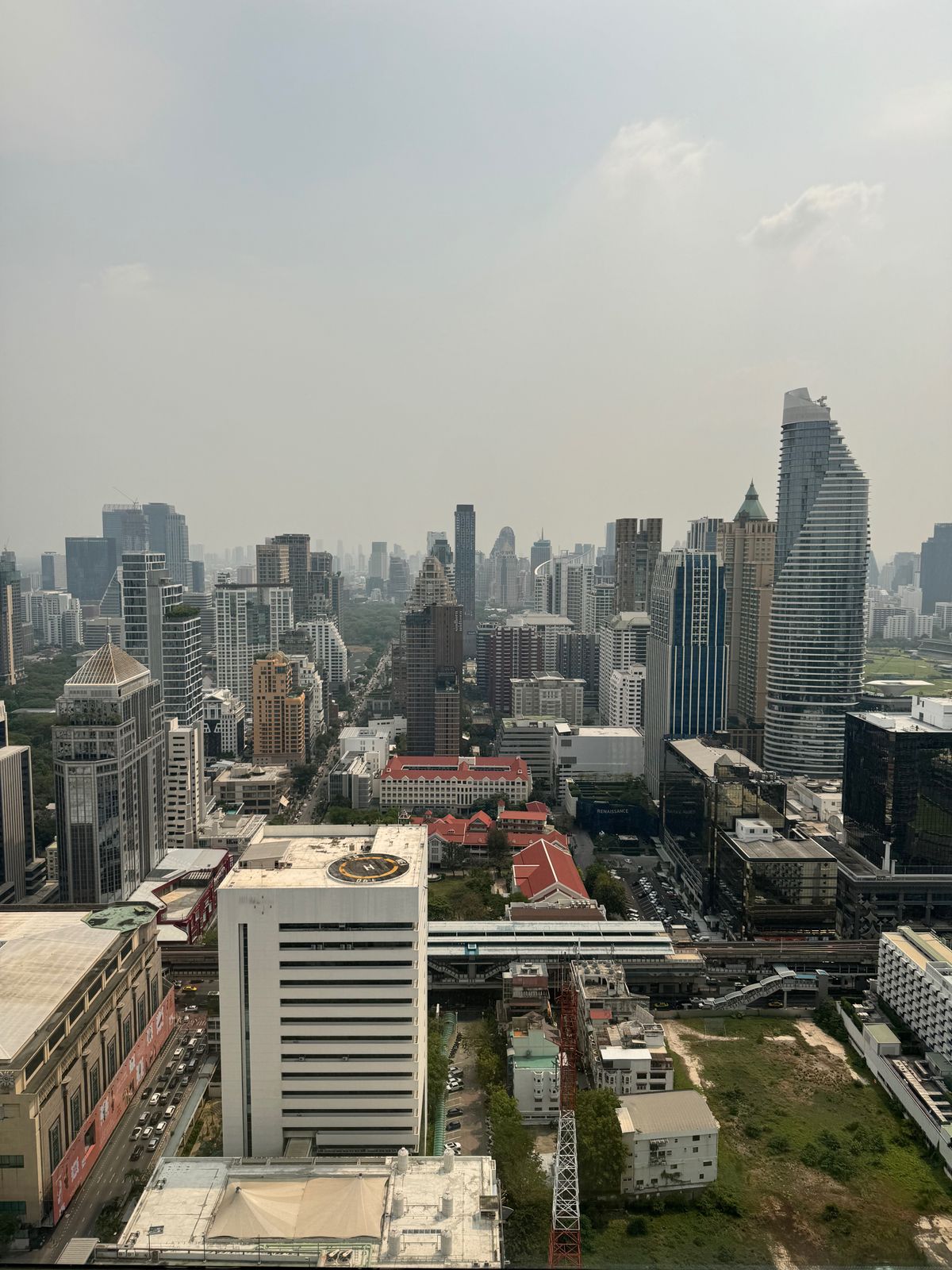 For SaleCondoWitthayu, Chidlom, Langsuan, Ploenchit : Sell ​​28 Chidlom 2 BED 72.81 sqm. Corner room, Chidlom Road, Mueang Lumpini, 40th floor in the best position. The owner sells by himself, the name of the title deed.