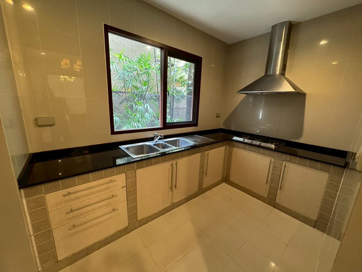 For RentHouseSukhumvit, Asoke, Thonglor : Luxury House with Private Swimming Pool in the Heart of Asoke ** NO CO-AGENT ** 