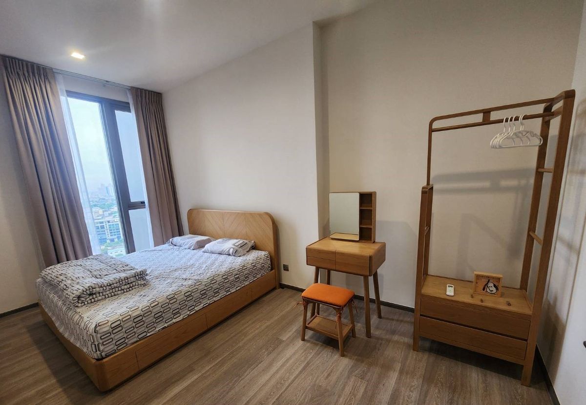 ให้เช่าคอนโดสาทร นราธิวาส : (for rent) RHYTHM Charoenkrung Pavilion 5 นาทีถึงสาทร และ 100 ม.ถึง Shrewsbury International School