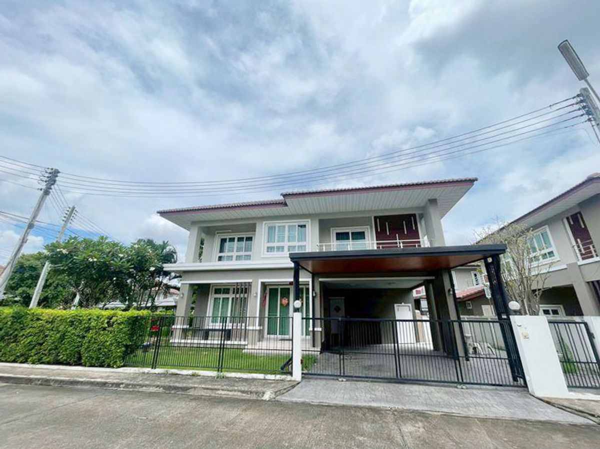 For RentHouseChiang Mai : House in the project Rent 50,000 baht per month, near Charoen Charoen Market, only 10 minutes. No.13H646