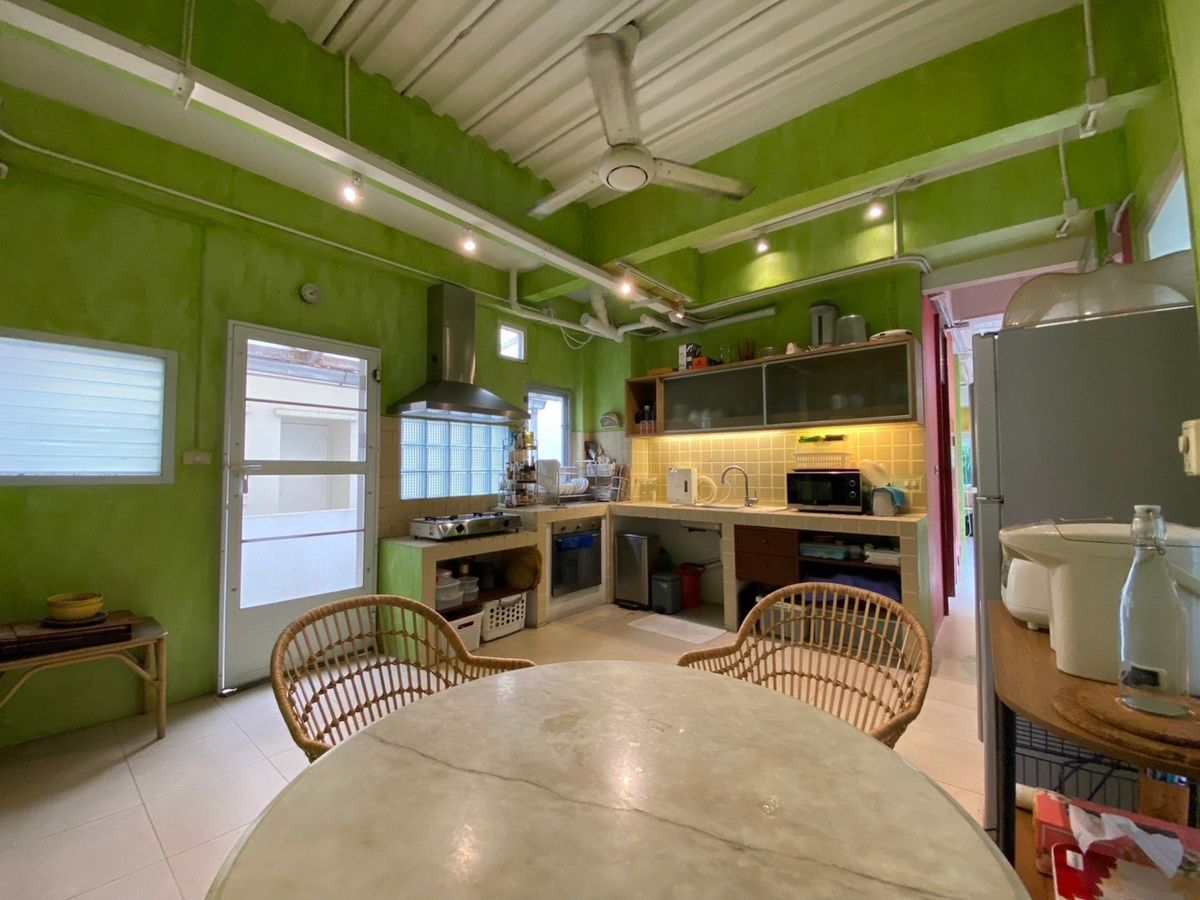 ขายบ้านเลียบทางด่วนรามอินทรา : (ขาย) Noble Tara Town in Town Zone B 25,000,000 บาท มีสระว่ายน้ำ ติดต่อ 0838824256 