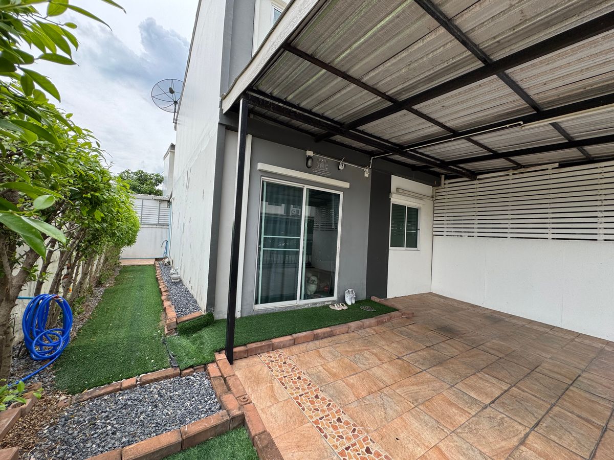For SaleTownhomePathum Thani,Rangsit, Thammasat : 🏡 Sell townhome after the largest price corner in the project