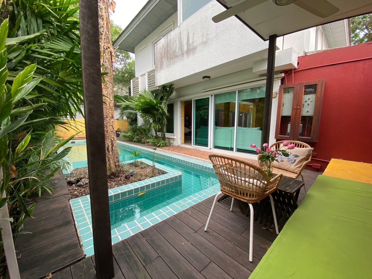 ขายบ้านเลียบทางด่วนรามอินทรา : (ขาย) Noble Tara Town in Town Zone B 25,000,000 บาท มีสระว่ายน้ำ ติดต่อ 0838824256 