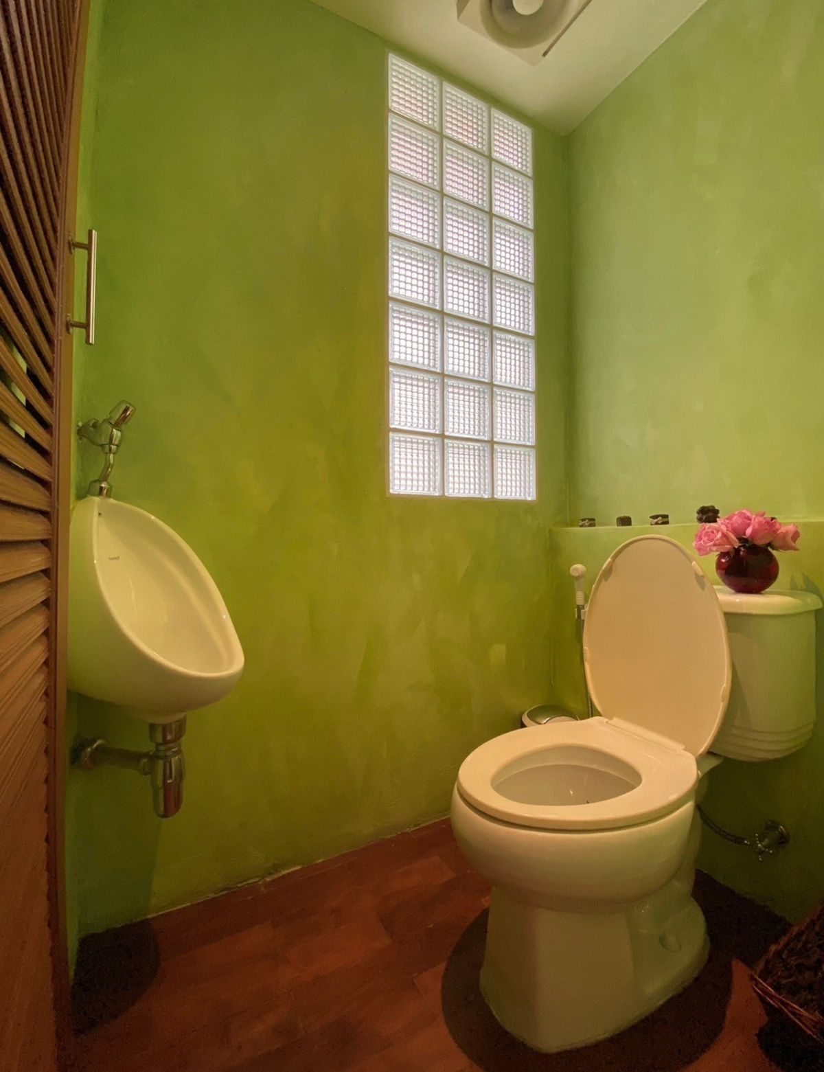 ขายบ้านเลียบทางด่วนรามอินทรา : (ขาย) Noble Tara Town in Town Zone B 25,000,000 บาท มีสระว่ายน้ำ ติดต่อ 0838824256 