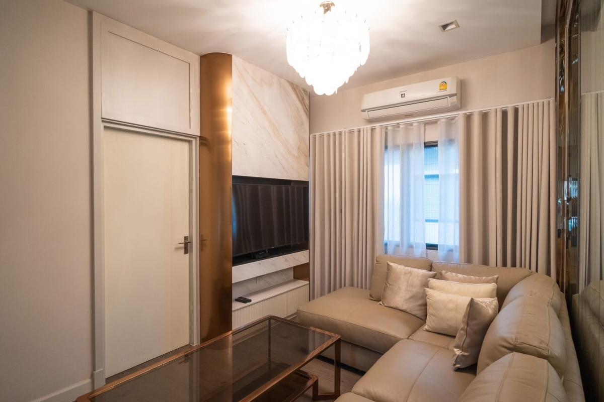 For RentHousePattanakan, Srinakarin : Luxury house for rent Ready to move in Bangkok Boulevard Rama 9 project, rental price 120,000 baht/month.