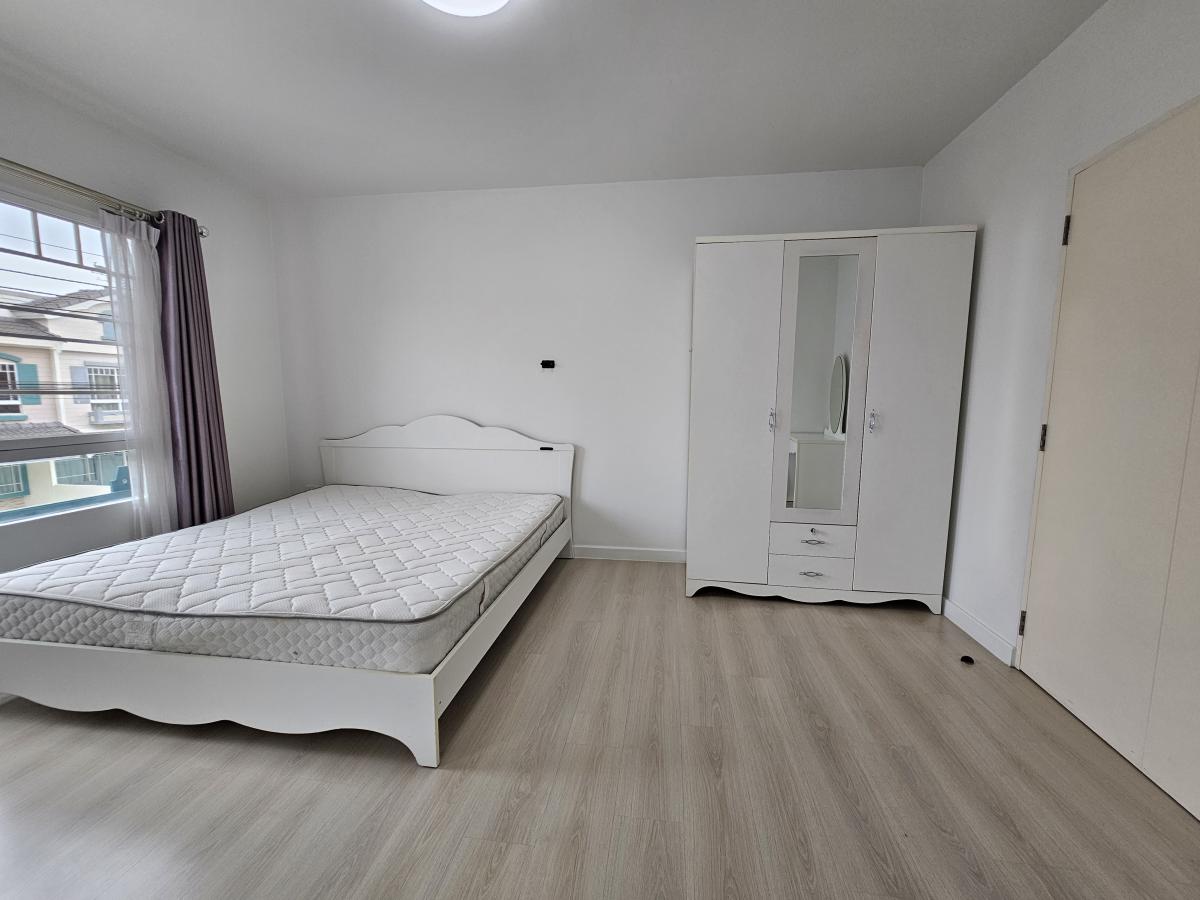 ให้เช่าทาวน์โฮมบางนา แบริ่ง ลาซาล : 28/02/2026, บ้านทาวน์โฮม Indy Bangna 2 ห้องนอน พร้อมอยู่ ใกล้ทางด่วน เช่าราคาเพียง 22,000 บาท/เดือน ทำเลดี ใกล้แหล่งงานและช็อปปิ้ง