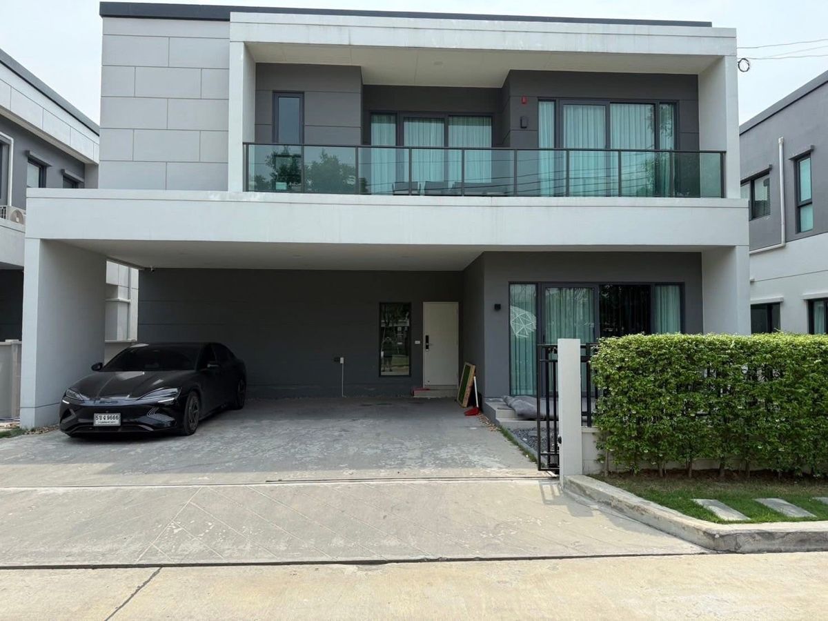 ให้เช่าบ้านบางนา แบริ่ง ลาซาล : 🏡 Luxury Single House Ready to Move In
Beautifully decorated in Modern Luxury Style ✨
