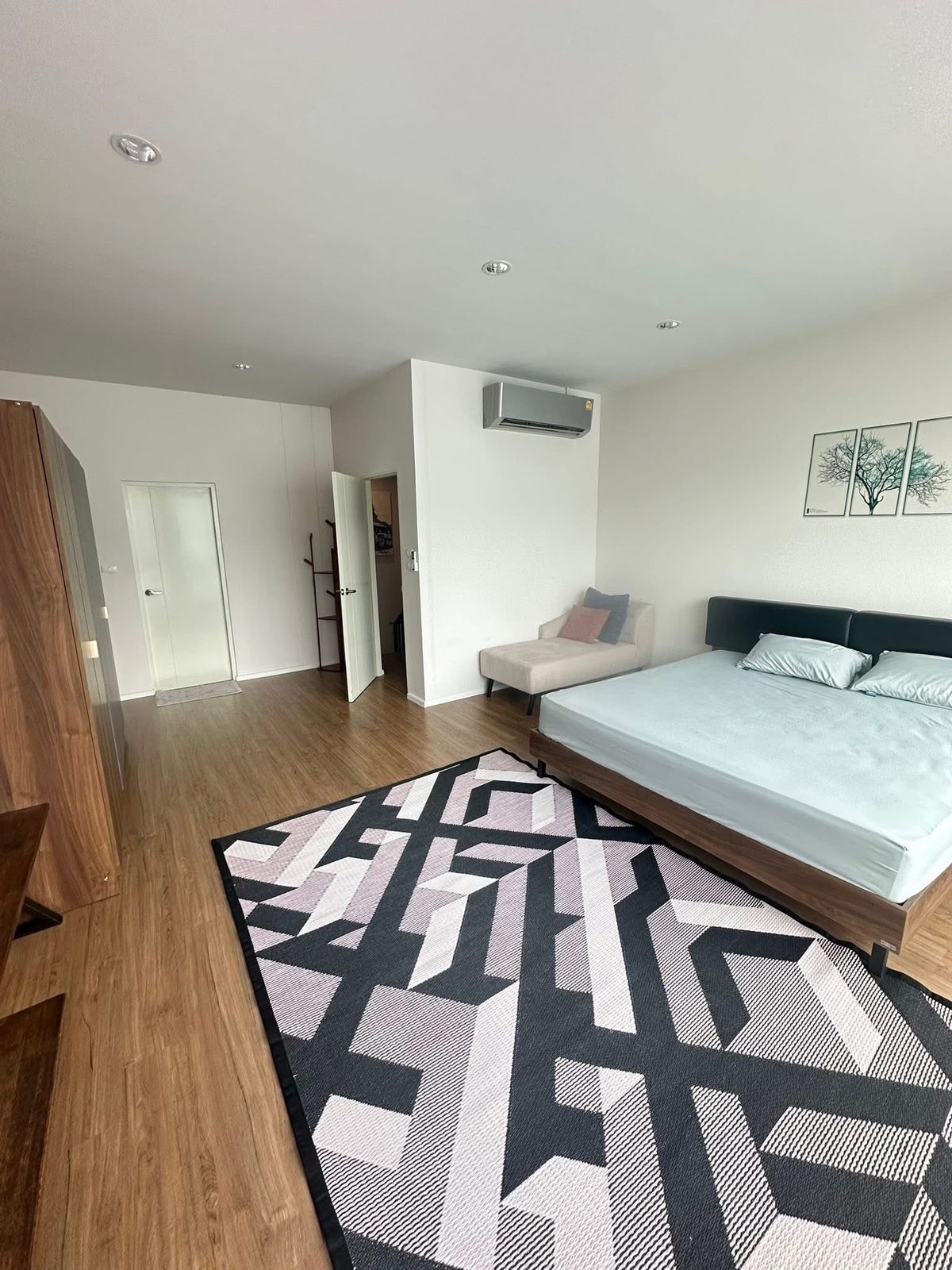 ให้เช่าทาวน์โฮมบางนา แบริ่ง ลาซาล : 🔥(เช่า) Shock Price! ✨Baan Klang Mueang Bangna-Wongwaen  /3 Bedroom (FOR RENT) / 3 ห้องนอน (เช่า) แจ้ง Code M468