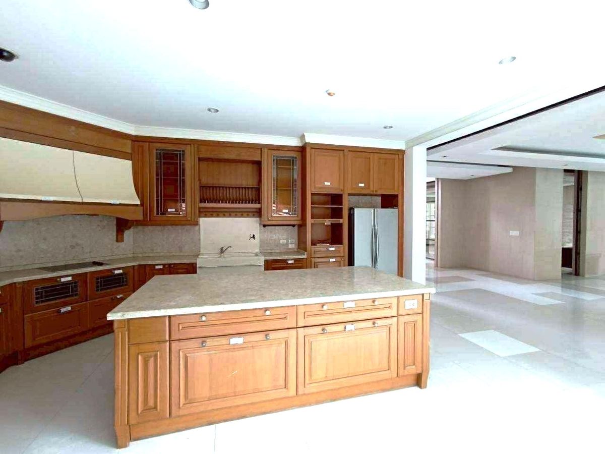 ให้เช่าบ้านบางนา แบริ่ง ลาซาล : ให้เช่าบ้านเดี่ยว 351 ตารางวา  ม.พฤกษ์ภิรมย์ รีเจ้นท์ สุขุมวิท105 แบริ่ง-ลาซาล (ใกล้BTSแบริ่ง)  แขวงบางนาใต้  เขตบางนา กรุงเทพ10270