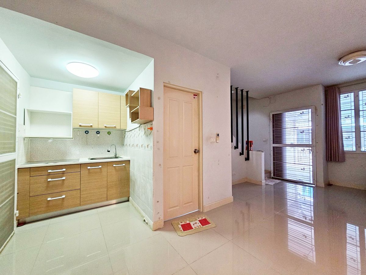 ให้เช่าทาวน์โฮมเกษตร นวมินทร์ ลาดปลาเค้า : ให้เช่า อารียา เดลี่ เกษตร-นวมินทร์ เนื้อที่ 16.9 ตรว. เฟอร์นิเจอร์ครบพร้อมอยู่ แอร์ 3ตัว บ้านใกล้คลับเฮ้าส์ ทำเลเดินทางสะดวก ใกล้เซ็นทรัลรามอินทรา และมหาลัยเกษตร