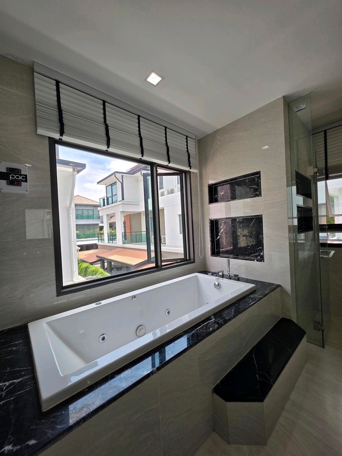 HousePattanakan, Srinakarin : 🏛 #Sell / #Rent - Grand Bangkok Boulevard Rama 9flagship Residence, the most potential location on Krungthep Kreetha Road - only 50 meters from Wellington College Bangkok