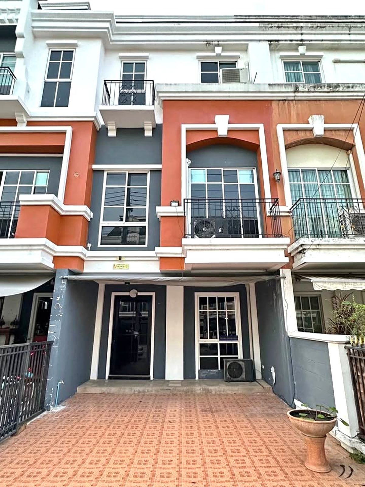 ให้เช่าทาวน์โฮมเกษตร นวมินทร์ ลาดปลาเค้า : ให้เช่า ทาวน์โฮม 3 ชั้น โครงการ พลัสซิตี้ พาร์ค เอกมัย-รามอินทรา