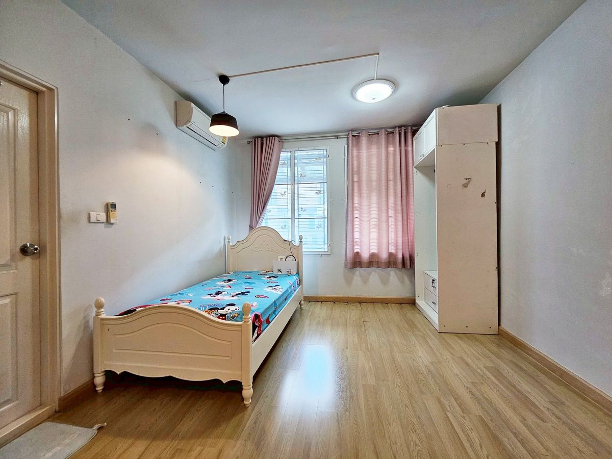 ให้เช่าทาวน์โฮมเกษตร นวมินทร์ ลาดปลาเค้า : ให้เช่า อารียา เดลี่ เกษตร-นวมินทร์ เนื้อที่ 16.9 ตรว. เฟอร์นิเจอร์ครบพร้อมอยู่ แอร์ 3ตัว บ้านใกล้คลับเฮ้าส์ ทำเลเดินทางสะดวก ใกล้เซ็นทรัลรามอินทรา และมหาลัยเกษตร