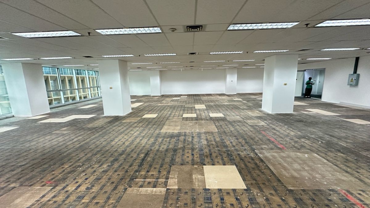 ให้เช่าสำนักงานสีลม ศาลาแดง บางรัก : ให้เช่าพื้นที่สำนักงาน ขนาดพื้นที่: 309 ตร.ม.– ย่านสีลม ติด BTS