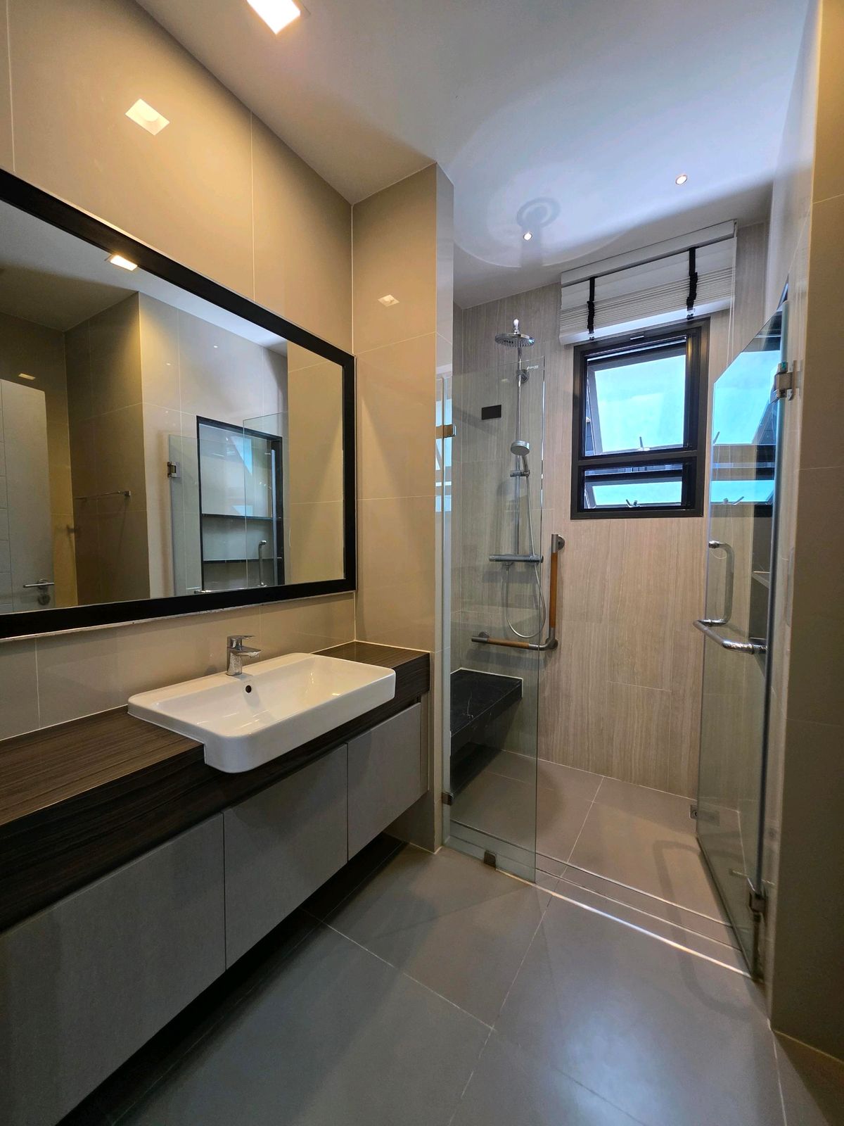 HousePattanakan, Srinakarin : 🏛 #Sell / #Rent - Grand Bangkok Boulevard Rama 9flagship Residence, the most potential location on Krungthep Kreetha Road - only 50 meters from Wellington College Bangkok