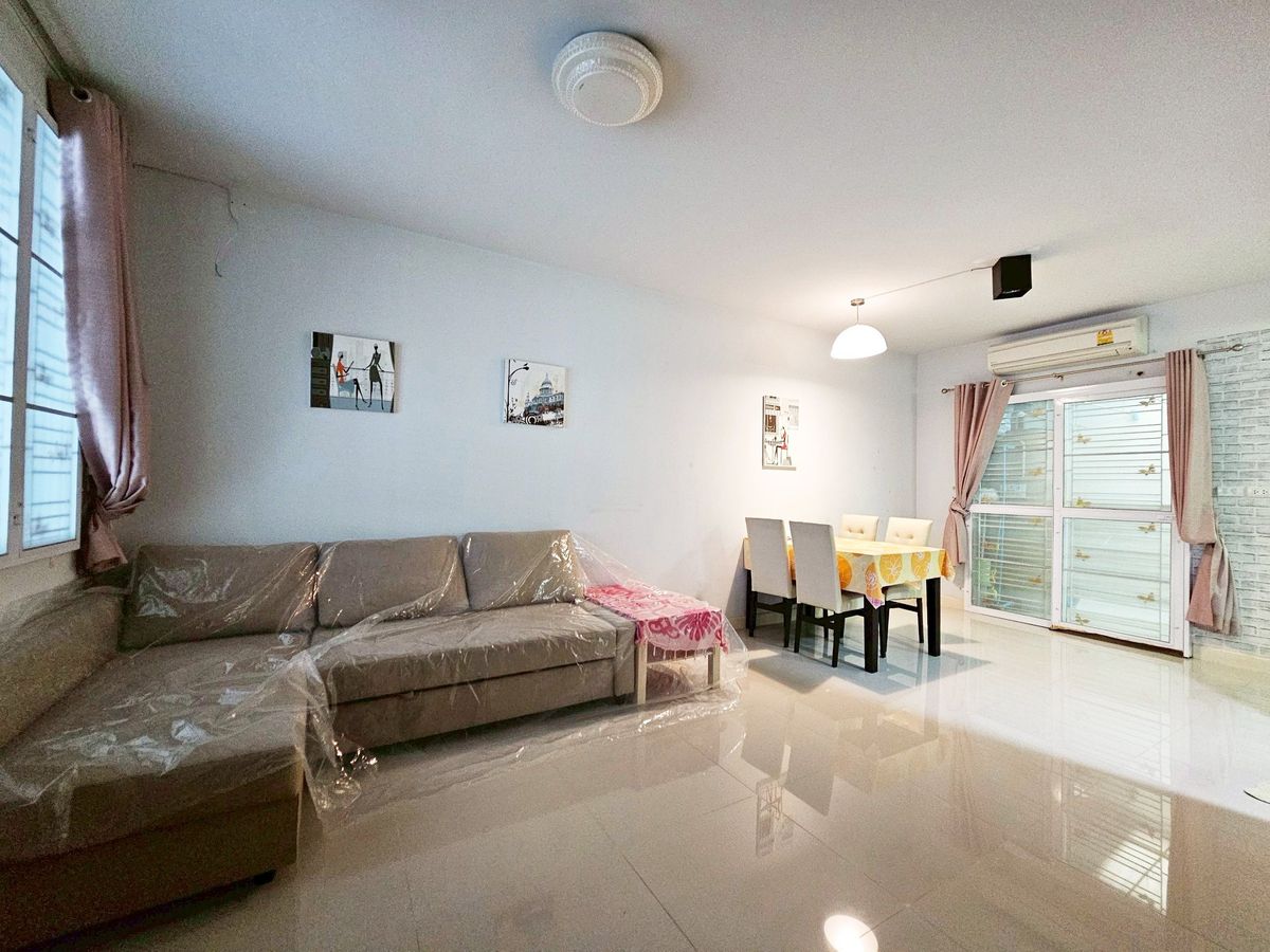 ให้เช่าทาวน์โฮมเกษตร นวมินทร์ ลาดปลาเค้า : ให้เช่า อารียา เดลี่ เกษตร-นวมินทร์ เนื้อที่ 16.9 ตรว. เฟอร์นิเจอร์ครบพร้อมอยู่ แอร์ 3ตัว บ้านใกล้คลับเฮ้าส์ ทำเลเดินทางสะดวก ใกล้เซ็นทรัลรามอินทรา และมหาลัยเกษตร