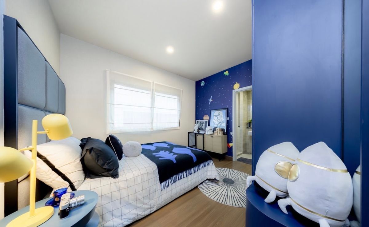 For SaleSamut Prakan,Samrong : Luxurious twin house for sale, Grand Britania Project, Bang Na -Suvarnabhumi, beautiful, near the Airport Link Ladkrabang. Interested in Atline.@841QLNR