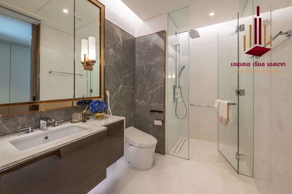 For SaleCondoWitthayu, Chidlom, Langsuan, Ploenchit : ✨ For Sale: Sindhorn Tonson Condo ✨ 💰 ONLY 21,900,000 THB