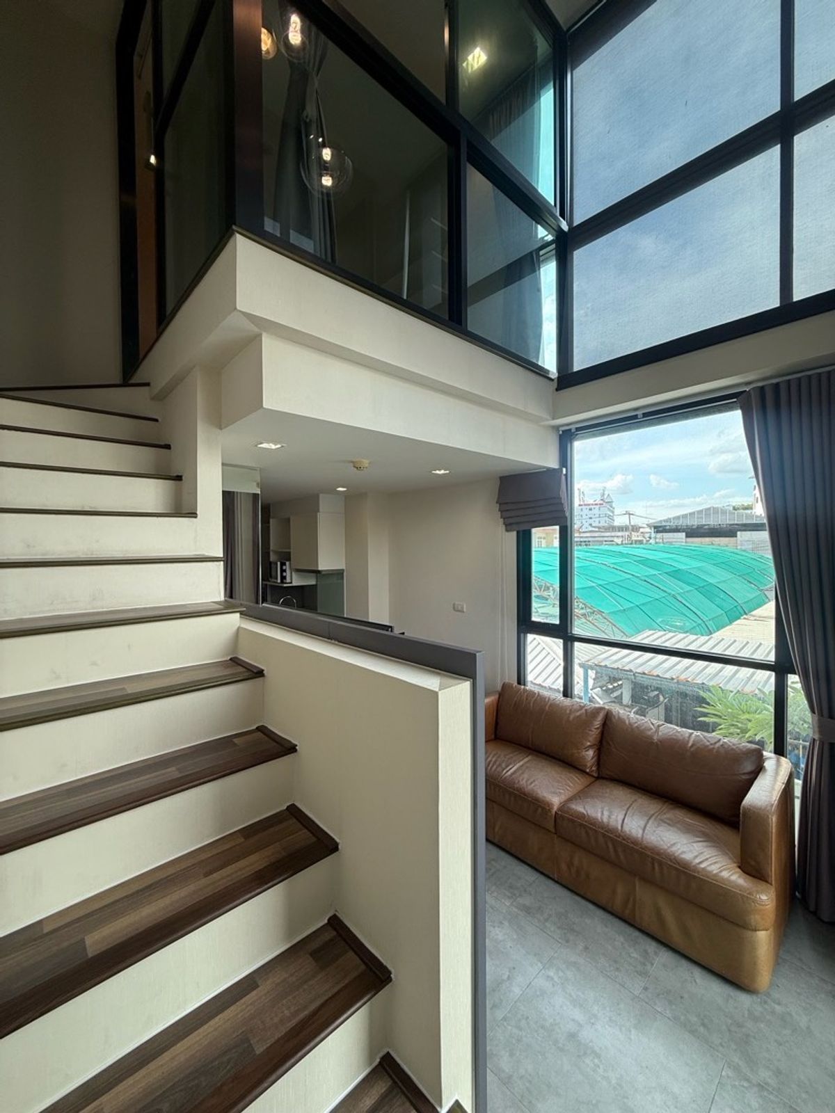ให้เช่าคอนโดบางนา แบริ่ง ลาซาล : Duplex 12,000 บาท ใกล้สถานีอุดมสุข
