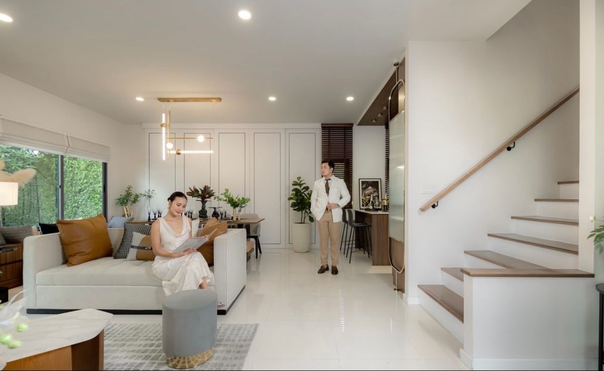 For SaleSamut Prakan,Samrong : Luxurious twin house for sale, Grand Britania Project, Bang Na -Suvarnabhumi, beautiful, near the Airport Link Ladkrabang. Interested in Atline.@841QLNR