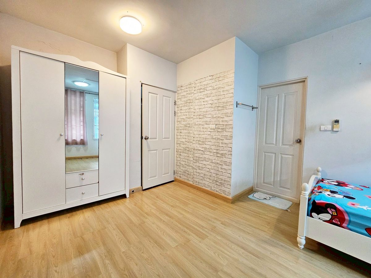 ให้เช่าทาวน์โฮมเกษตร นวมินทร์ ลาดปลาเค้า : ให้เช่า อารียา เดลี่ เกษตร-นวมินทร์ เนื้อที่ 16.9 ตรว. เฟอร์นิเจอร์ครบพร้อมอยู่ แอร์ 3ตัว บ้านใกล้คลับเฮ้าส์ ทำเลเดินทางสะดวก ใกล้เซ็นทรัลรามอินทรา และมหาลัยเกษตร