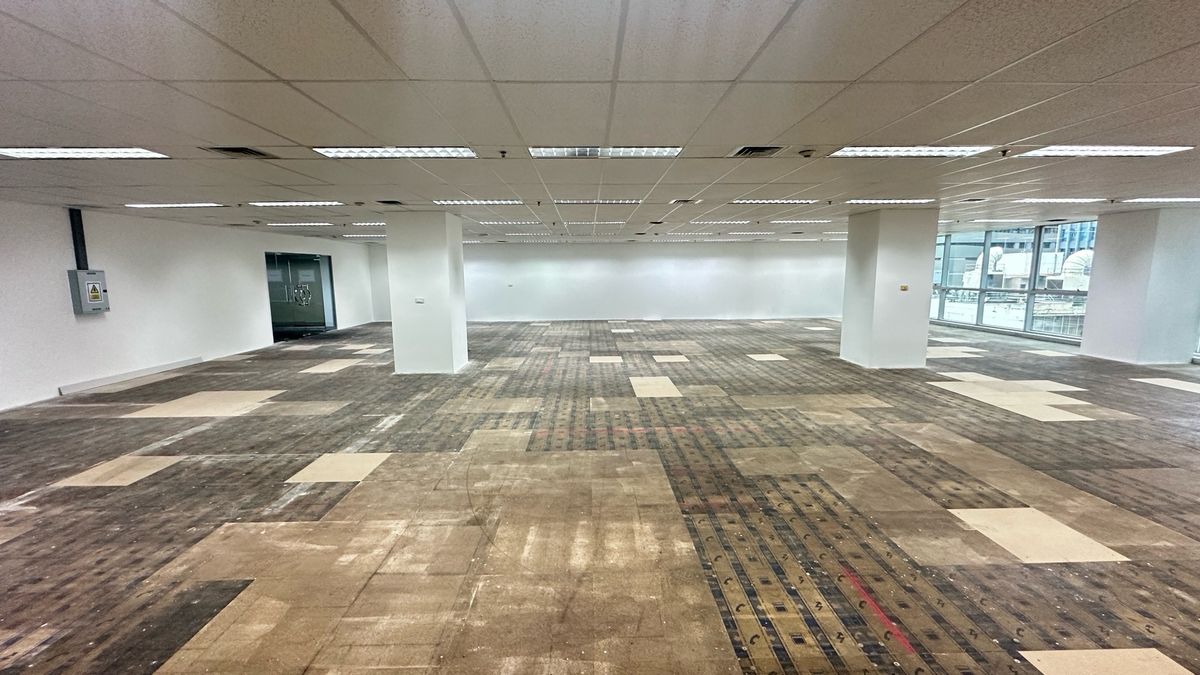 For RentOfficeSilom, Saladaeng, Bangrak : Office Space for Rent Size: 309 sq.m.– Silom Area, Next to BTS