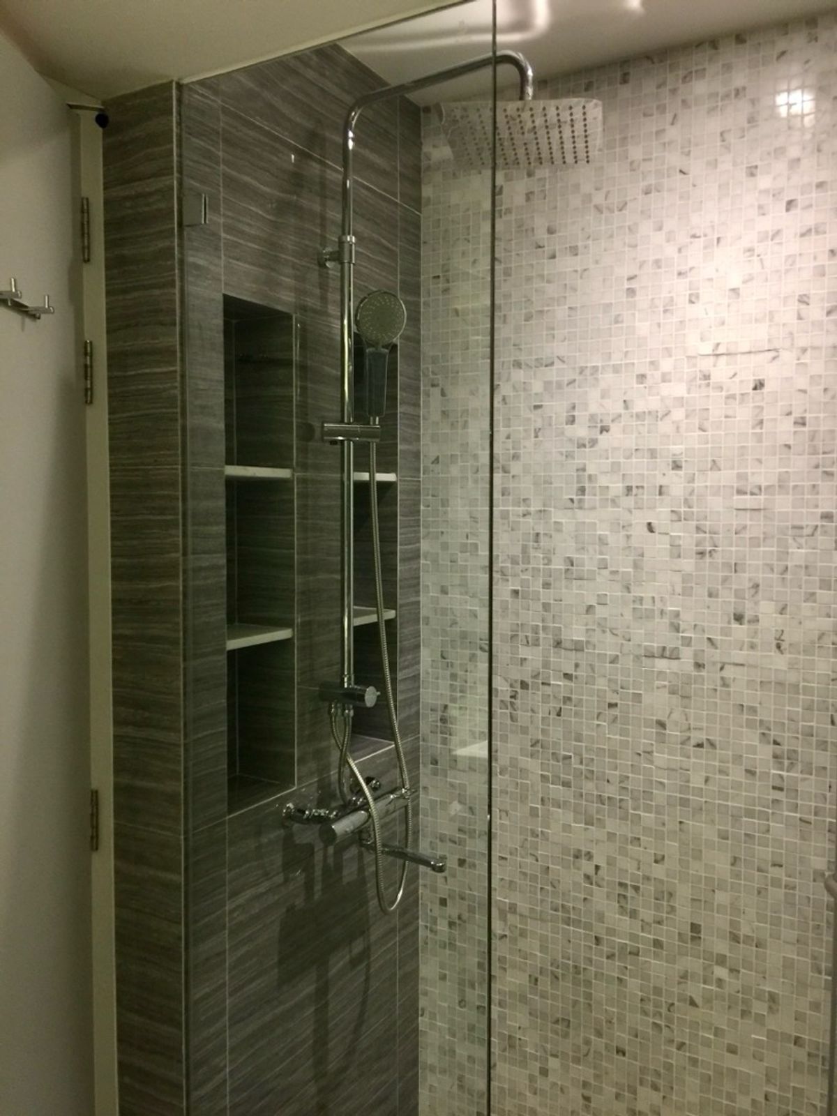 CondoSukhumvit, Asoke, Thonglor : 🔥🔥🔥Hot Deal reduced from 24 million baht to only 17.6 million baht🔥🔥🔥Royal Castle Sukhumvit, 190 Sq.m. Beautifully full Furnished, Phrom phong (Sale with Tenant) Royal Castle Phrom Phong 3 bedrooms (Sale with tenant)