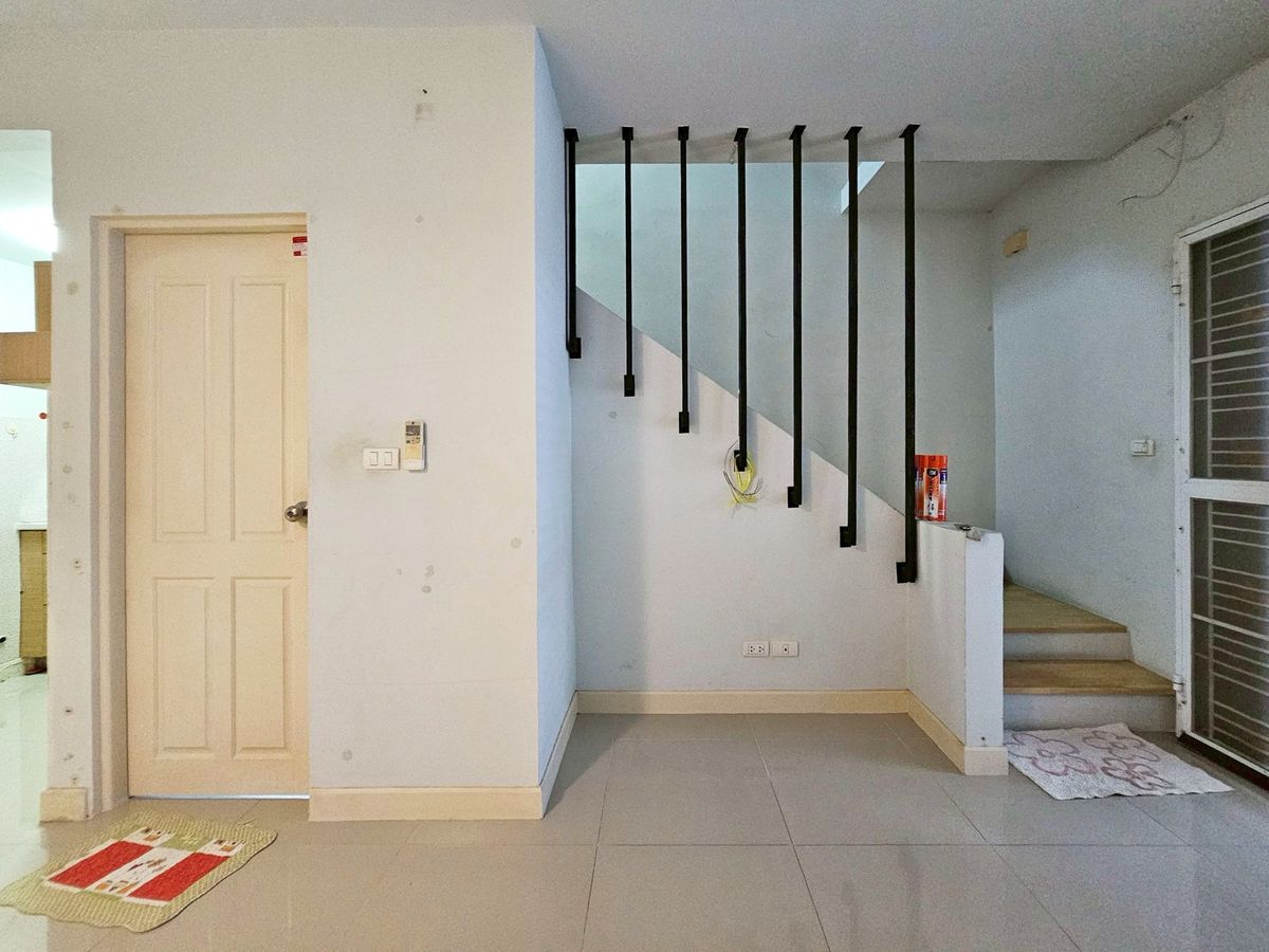 ให้เช่าทาวน์โฮมเกษตร นวมินทร์ ลาดปลาเค้า : ให้เช่า อารียา เดลี่ เกษตร-นวมินทร์ เนื้อที่ 16.9 ตรว. เฟอร์นิเจอร์ครบพร้อมอยู่ แอร์ 3ตัว บ้านใกล้คลับเฮ้าส์ ทำเลเดินทางสะดวก ใกล้เซ็นทรัลรามอินทรา และมหาลัยเกษตร