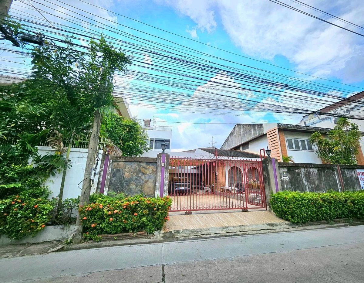 ขายบ้านรัชดา ห้วยขวาง : ขายด่วนบ้านเดี่ยวทำเลทองซอยรัชดา 44
(เข้าซอย 100 เมตร) 102ตร.ว.
