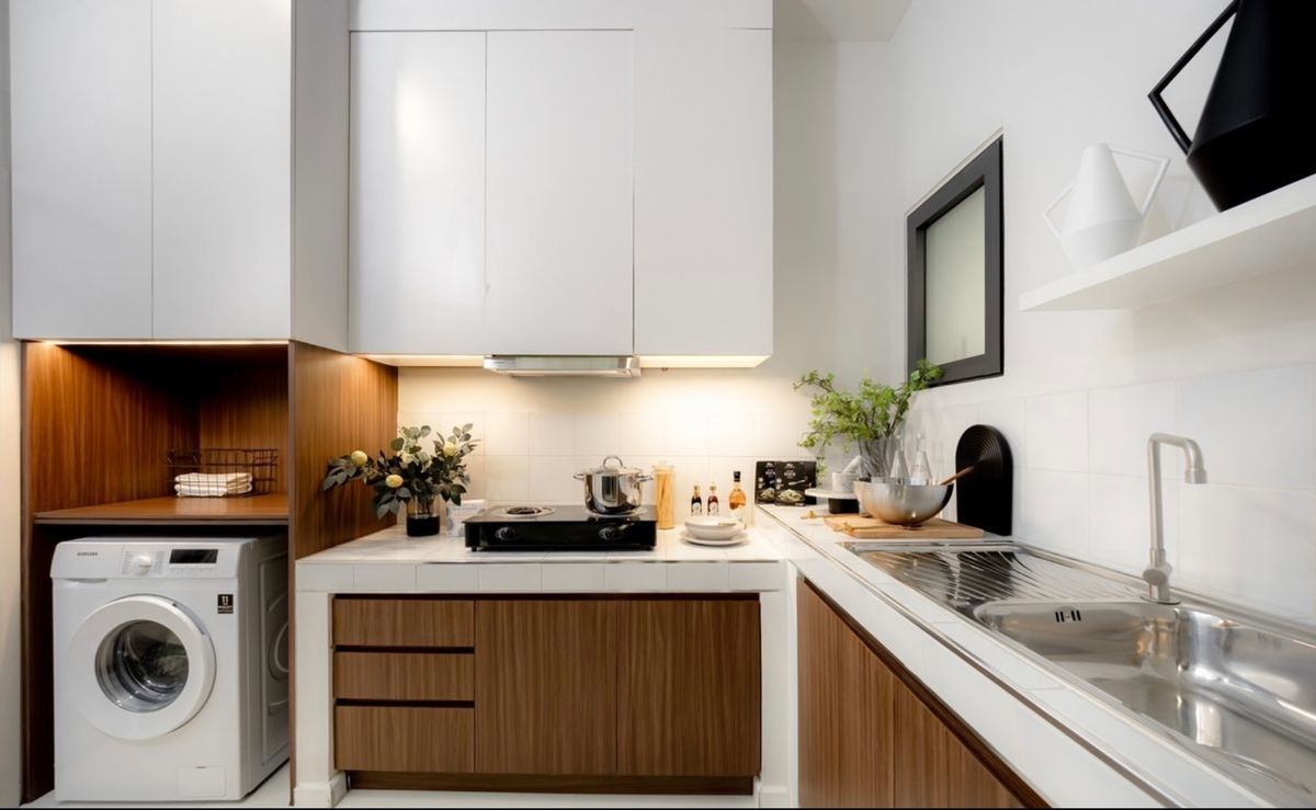 For SaleSamut Prakan,Samrong : Luxurious twin house for sale, Grand Britania Project, Bang Na -Suvarnabhumi, beautiful, near the Airport Link Ladkrabang. Interested in Atline.@841QLNR