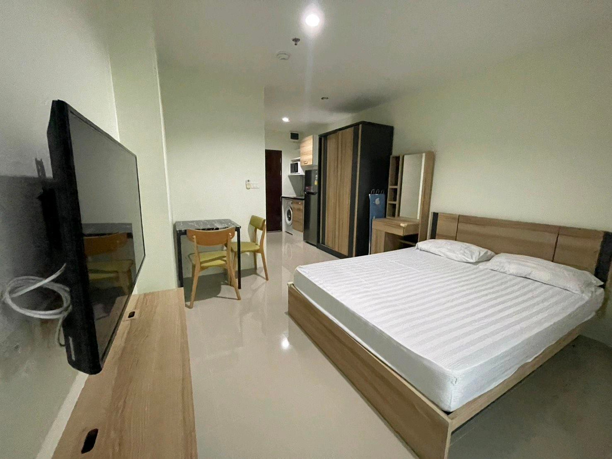 For RentCondoPattanakan, Srinakarin : Rent a decorative room with cheap fir, near ARL and MRT, Yellow Line, Hua Mak Station and near Stamp Ford.