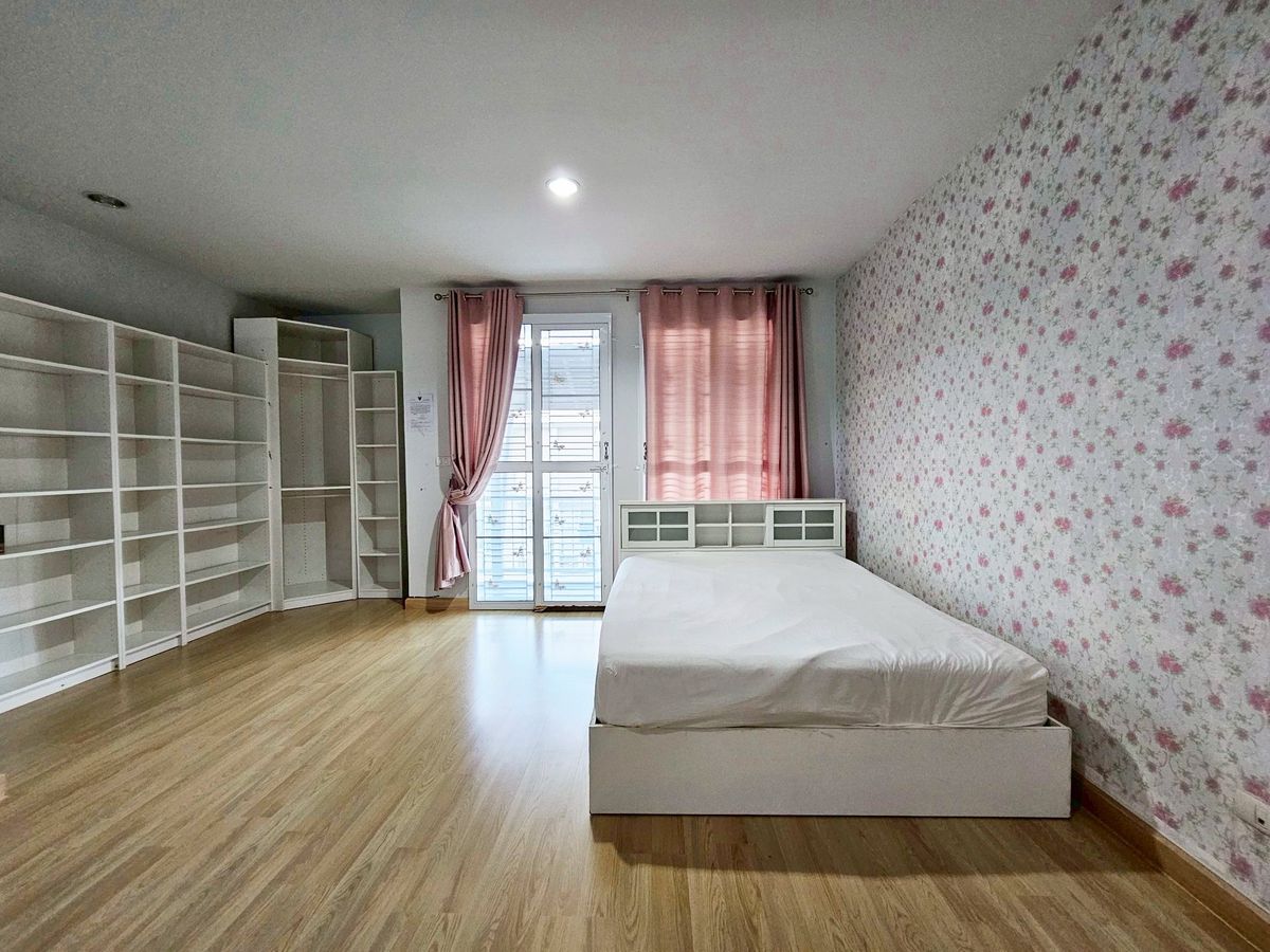 ให้เช่าทาวน์โฮมเกษตร นวมินทร์ ลาดปลาเค้า : ให้เช่า อารียา เดลี่ เกษตร-นวมินทร์ เนื้อที่ 16.9 ตรว. เฟอร์นิเจอร์ครบพร้อมอยู่ แอร์ 3ตัว บ้านใกล้คลับเฮ้าส์ ทำเลเดินทางสะดวก ใกล้เซ็นทรัลรามอินทรา และมหาลัยเกษตร