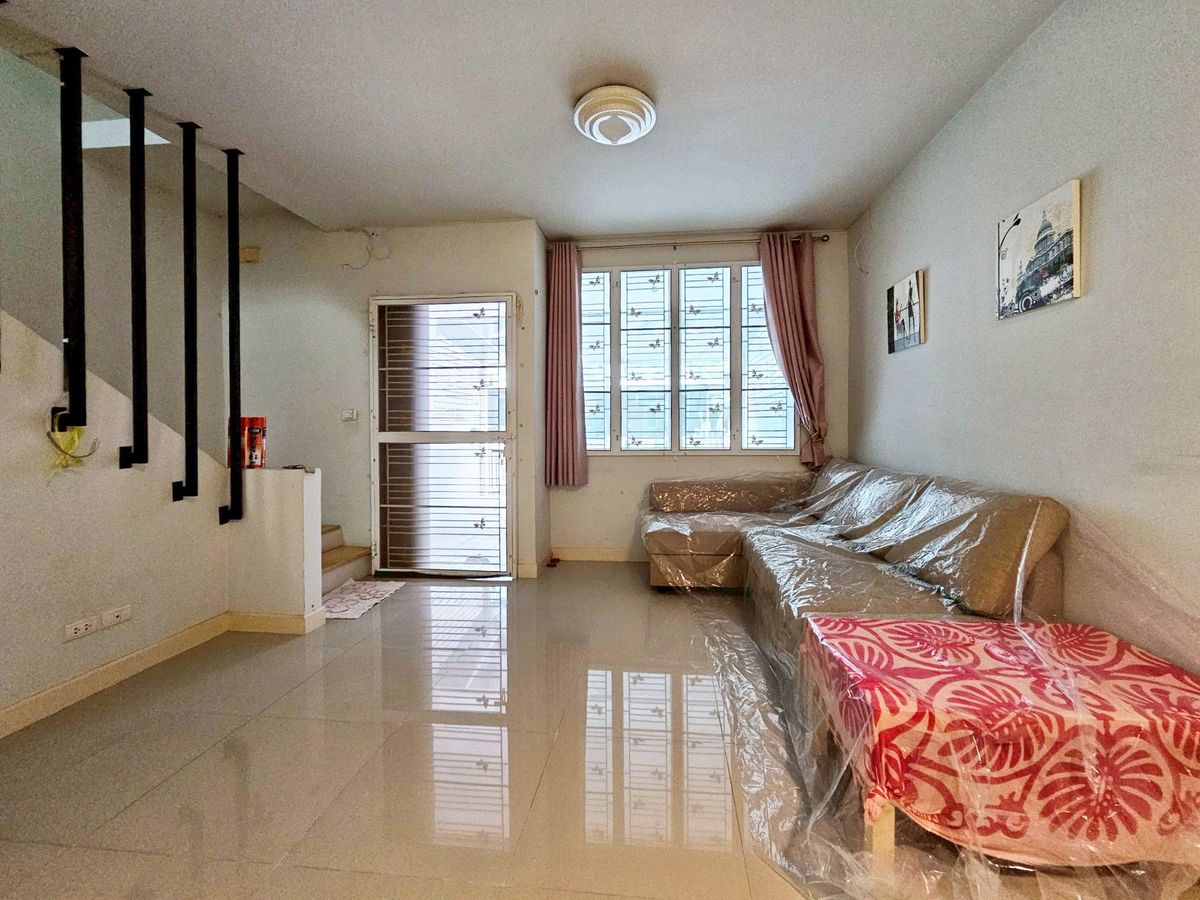 ให้เช่าทาวน์โฮมเกษตร นวมินทร์ ลาดปลาเค้า : ให้เช่า อารียา เดลี่ เกษตร-นวมินทร์ เนื้อที่ 16.9 ตรว. เฟอร์นิเจอร์ครบพร้อมอยู่ แอร์ 3ตัว บ้านใกล้คลับเฮ้าส์ ทำเลเดินทางสะดวก ใกล้เซ็นทรัลรามอินทรา และมหาลัยเกษตร