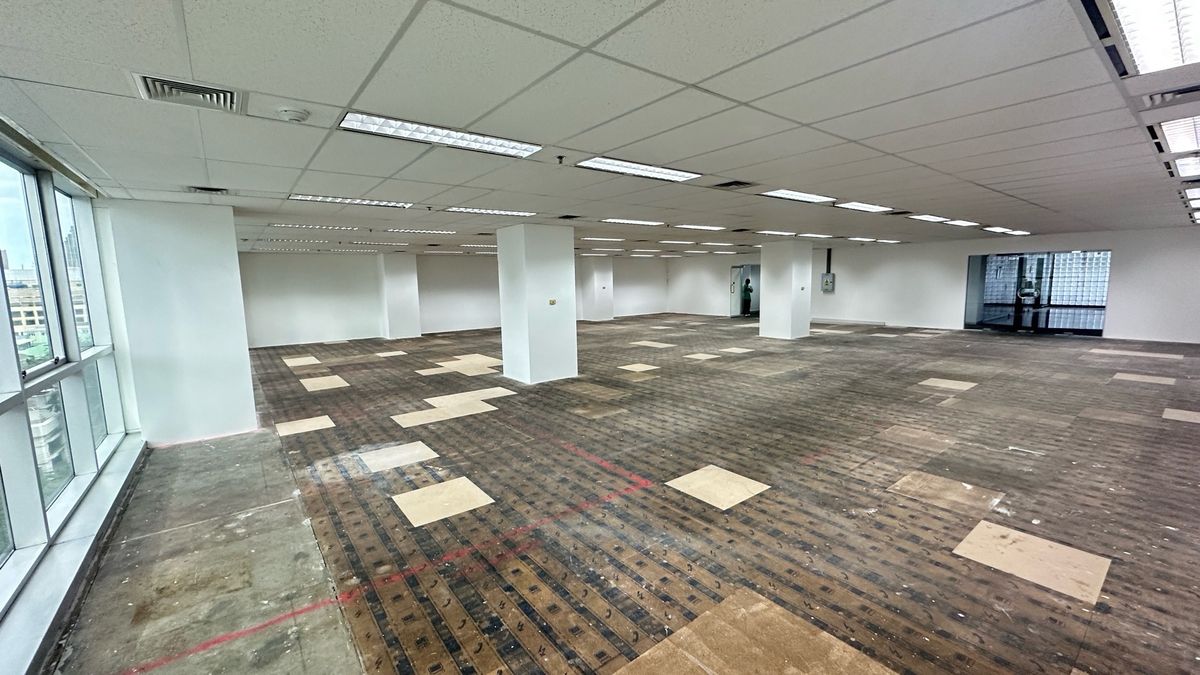 ให้เช่าสำนักงานสีลม ศาลาแดง บางรัก : ให้เช่าพื้นที่สำนักงาน ขนาดพื้นที่: 309 ตร.ม.– ย่านสีลม ติด BTS