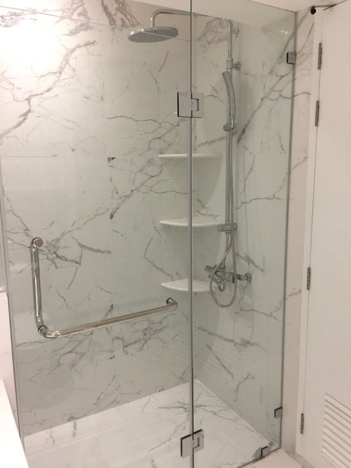 CondoSukhumvit, Asoke, Thonglor : 🔥🔥🔥Hot Deal reduced from 24 million baht to only 17.6 million baht🔥🔥🔥Royal Castle Sukhumvit, 190 Sq.m. Beautifully full Furnished, Phrom phong (Sale with Tenant) Royal Castle Phrom Phong 3 bedrooms (Sale with tenant)