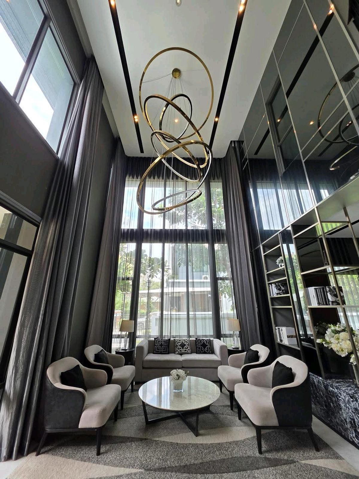 HousePattanakan, Srinakarin : 🏛 #Sell / #Rent - Grand Bangkok Boulevard Rama 9flagship Residence, the most potential location on Krungthep Kreetha Road - only 50 meters from Wellington College Bangkok