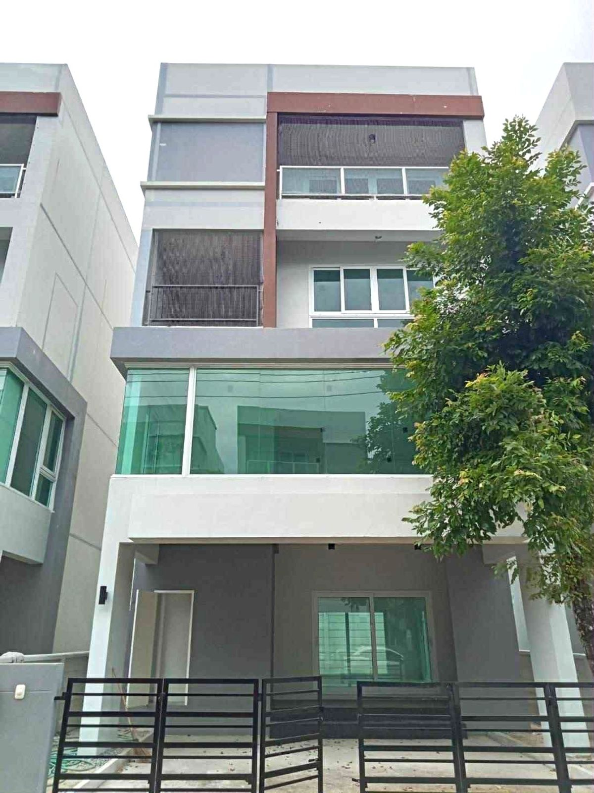 ขายโฮมออฟฟิศสมุทรปราการ สำโรง : ขายถูก!! โฮมออฟฟิศ 4 ชั้น The Terminal สุวรรณภูมิ 