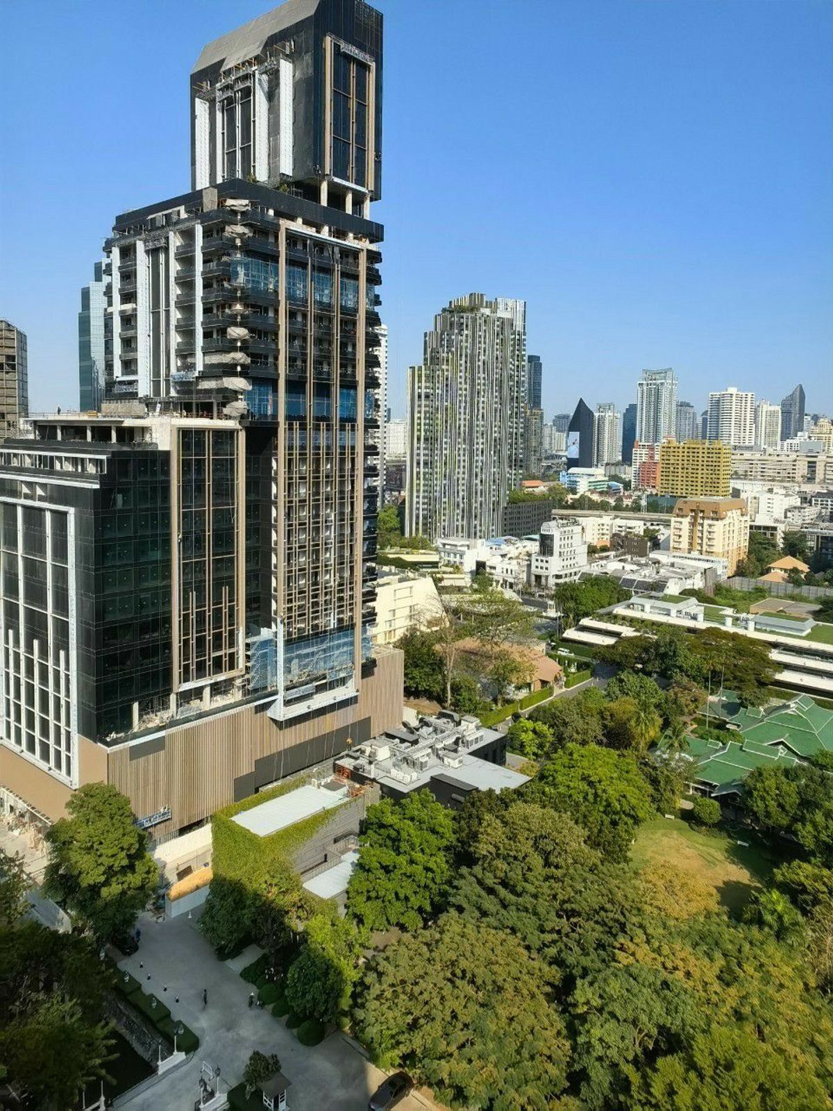ขายคอนโดวิทยุ ชิดลม หลังสวน : Rare to find! Super large size 3 bedrooms in Chidlom area