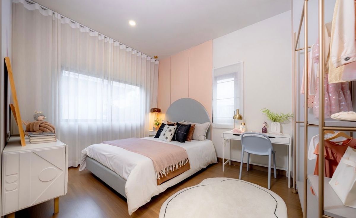 For SaleSamut Prakan,Samrong : Luxurious twin house for sale, Grand Britania Project, Bang Na -Suvarnabhumi, beautiful, near the Airport Link Ladkrabang. Interested in Atline.@841QLNR