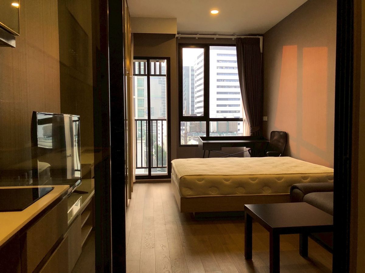 For RentCondoRatchathewi,Phayathai : ★ Park Origin Phayathai ★ 24 sq m., 8 floor (studio), ★ near BTS Phayathai, connected to Airport link Phayathai ★ near both medical facilities, educational institutions and many government offices ★ Many amenities★ Complete electrical appliances