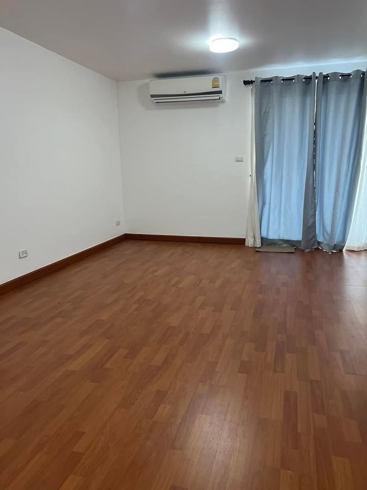 ขายคอนโดอ่อนนุช อุดมสุข : ห้องเปล่าราคาดีพิเศษ คุ้มมาก!!⭐Regent Home 22 Sukhumvit 85 (รีเจ้นท์ โฮม 22 สุขุมวิท 85)