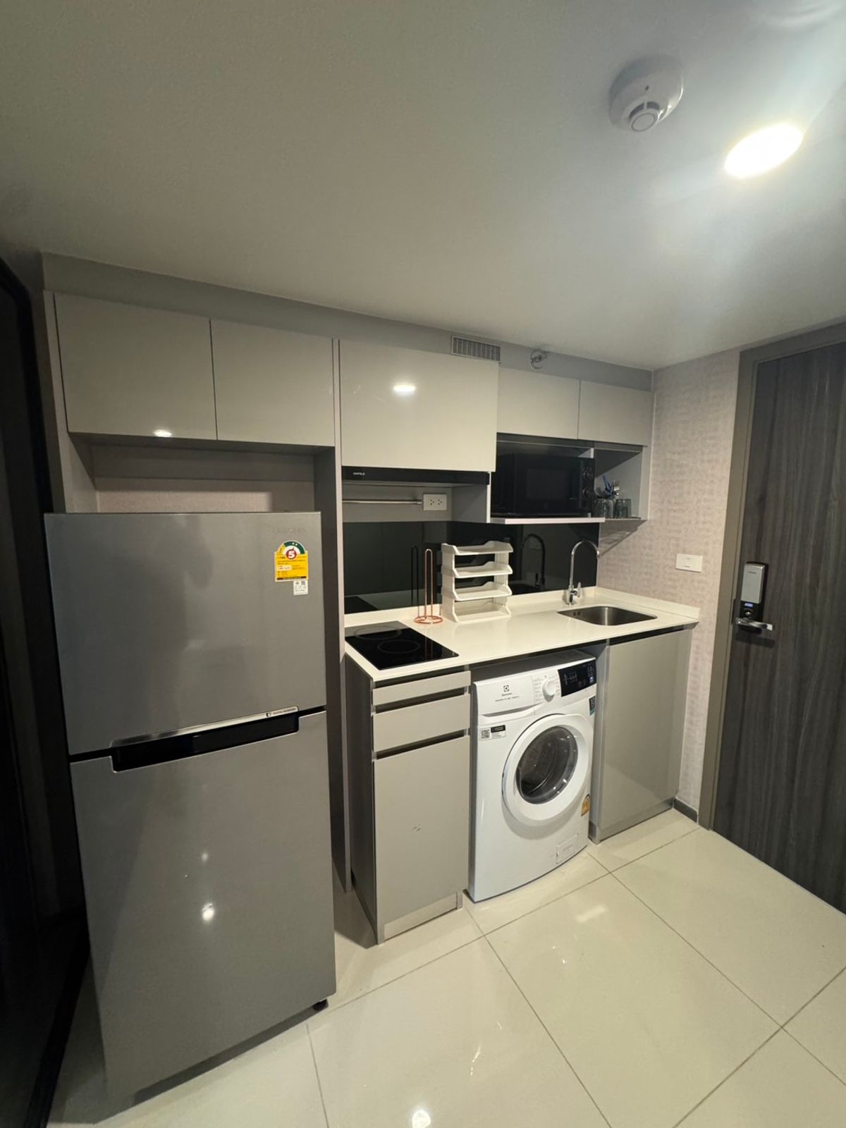 ให้เช่าคอนโดพระราม 9 เพชรบุรีตัดใหม่ RCA : 🔥 For Rent Duplex 1Bedrooms 🔥 Knightbrige Space Rama9