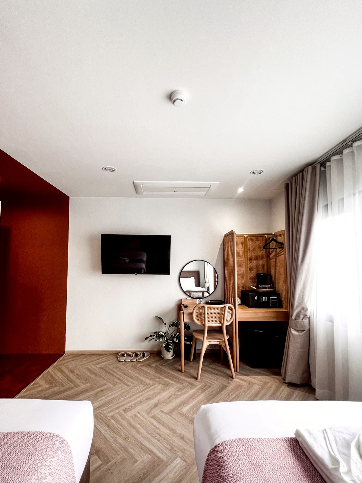 ให้เช่าสีลม ศาลาแดง บางรัก : Line ID : @zimple_asset  ห้องพักสไตล์มินิมอล ย่านสีลม Fully Furnished บรรยากาศเงียบสงบเหมาะแก่การพักผ่อน เดินทางสะดวก ไม่ไกลจากBTS สุรศักดิ์