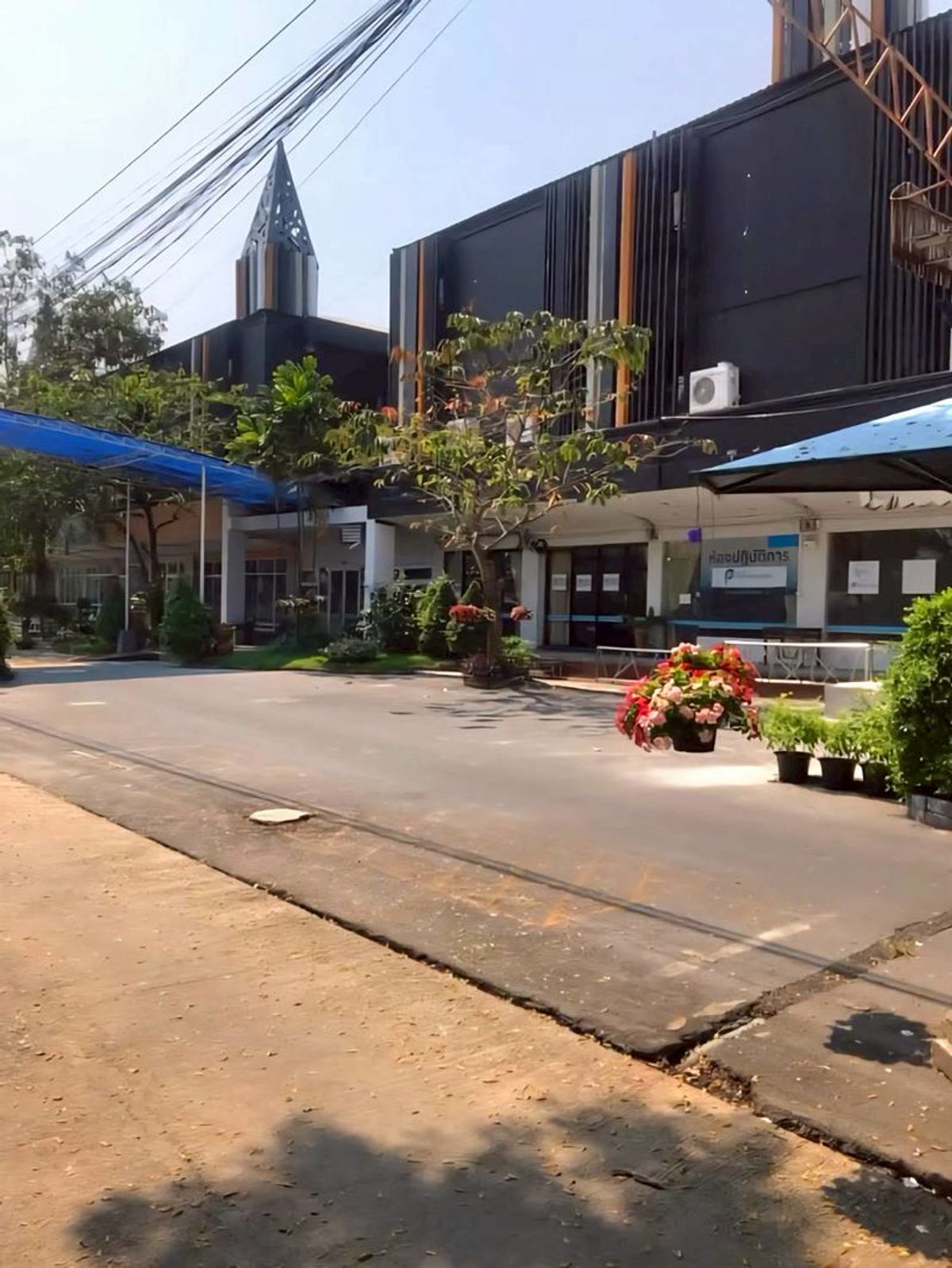 ให้เช่าที่ดินรามคำแหง หัวหมาก : ให้เช่า ที่ดินระยะยาว ติดถนนใหญ่รามคำแหง 33 ไร่ ซอยรามคำแหง 100 พร้อมโครงสร้าง ใกล้รถไฟฟ้าเพียง 70 เมตร แขวงสะพานสูง สะพานสูง กรุงเทพมหานคร