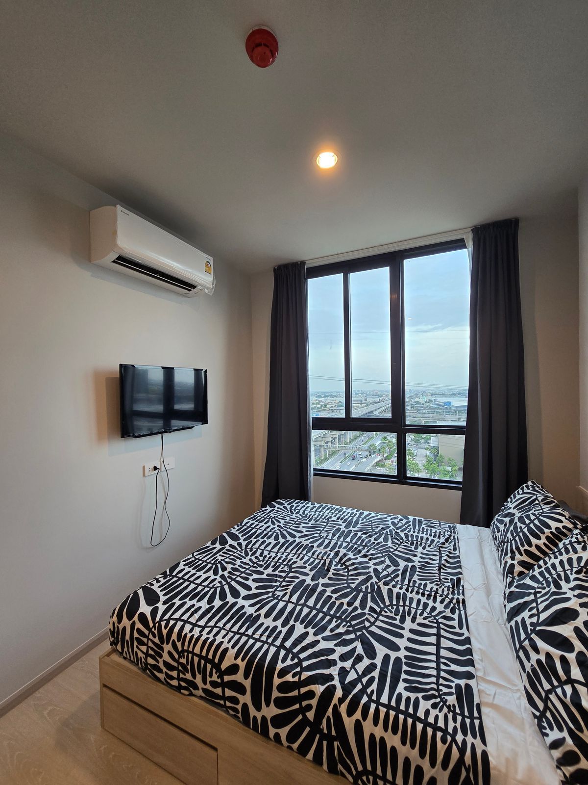 ให้เช่าคอนโดบางนา แบริ่ง ลาซาล : ให้เช่า 26ตรม 1นอน1น้ำ ชั้น18 คอนโด Nue Mega Plus Bangna  
