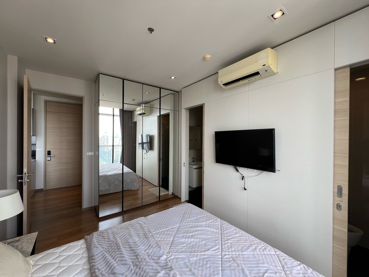 For RentCondoSukhumvit, Asoke, Thonglor : 🔫💦 Settle In Before Songkran! 2-Bedroom Duplex at Park 24 – 80,000 THB/month