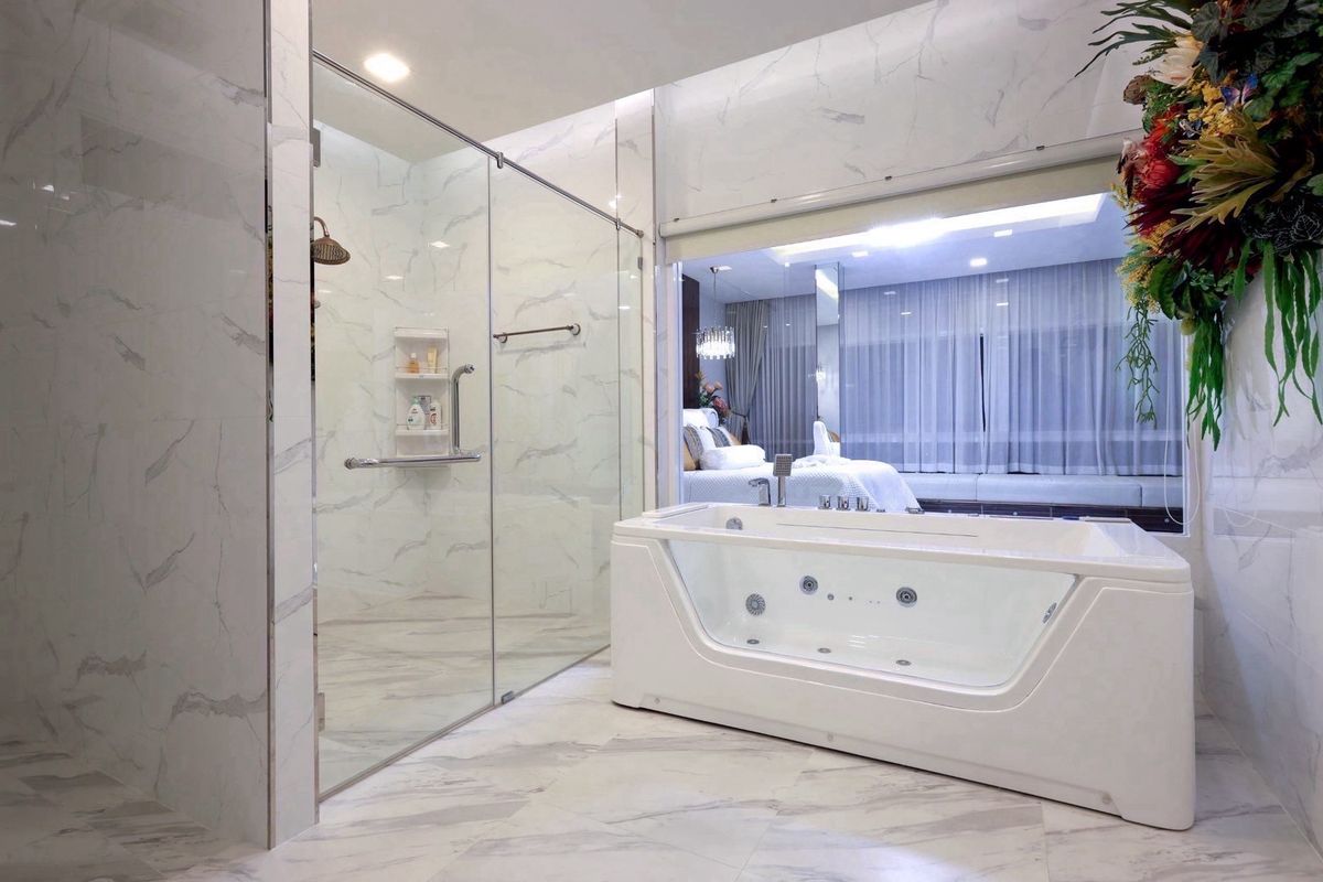 ขายบ้านชะอำ เพชรบุรี : 📢👇บ้านพักตากอากาศสุดหรู 2 หลัง ริมทะเลชะอำ–ปึกเตียน ใกล้กรุงเทพฯ  ทำเลเงียบสงบ ส่วนตัว ใกล้สถานที่ท่องเที่ยวหลายแห่ง เหมาะสำหรับการพักผ่อนและการลงทุน